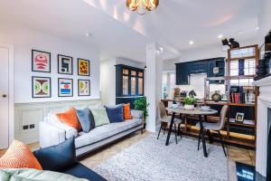 Exquisite York Gem - Garden