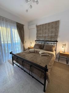 Katsaras House 3 Cozy Bedrooms