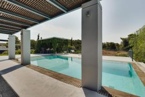 The House before the Lake