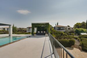 The House before the Lake