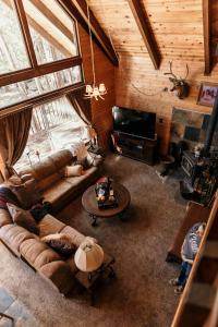 Cozy Sequoia Forest Cabin near Lake Isabella
