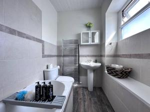 Chic Charming Classic 3bed w Ensuite - Pontypridd