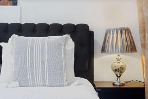 Belrose 2 Bed Holiday Home Free Parking