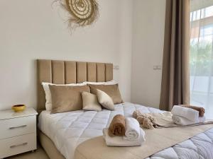 Secure luxury apartment with swimming pools