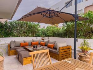 Secure luxury apartment with swimming pools