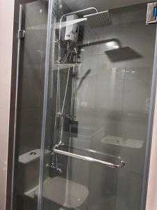 1 BR Condo w Balcony in Air Residence Makati