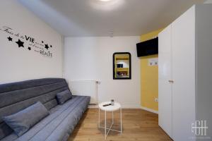 Appartements Mercure - Proche A10 -2 V -Parking- Rez-de-chaussee : photos des chambres