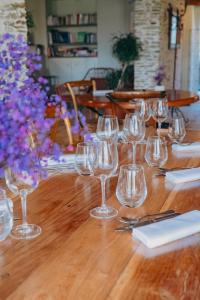 Hotels Eco-Domaine La Fontaine - HOTEL-SPA - Plage de la Fontaine aux Bretons : photos des chambres