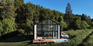 Moderna Casa entre Campo de Frambuesas