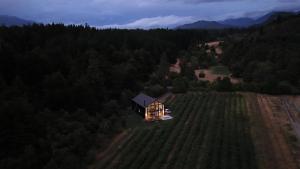 Moderna Casa entre Campo de Frambuesas