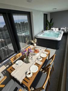 Luxury apartment L with jacuzzi