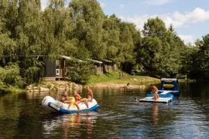Flower Camping La Sténiole - 沃洛格河畔格朗热