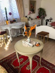Double room in nice house near the forest (basement floor)