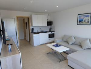 Sol-y-Days le Cormoran appartement vue sur port de plaisance