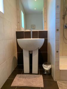 Maisons de vacances F5 house with private pool in Chateaurenard : photos des chambres