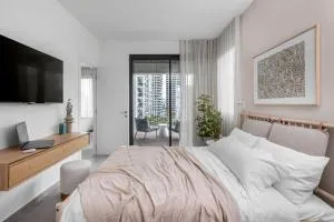 Stylish 2BR 2Bath TLV Gem - Tel Binyamin