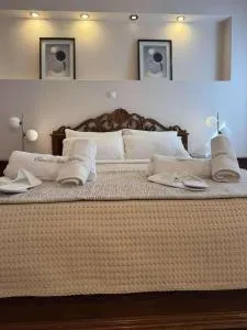 Castle Home - Meyisti