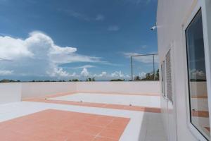 Minglanilla Condo with Pool, Gym & Fast WiFi