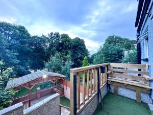 Rustic Rhondda Retreat W Hot Tub & Sauna - Ystrad