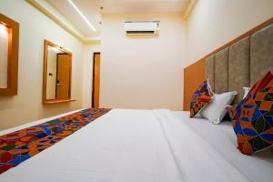 FabHotel 7 Square - Nr BKC