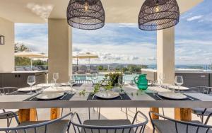 Villa Dominante, a luxurious villa in Corfu by PosarelliVillas