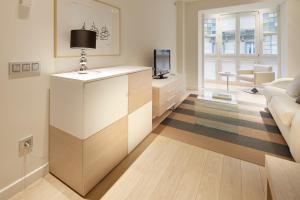 Easo Suite 2C by FeelFreeRentals