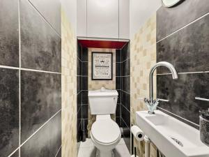 Private Spa Apartment In Maerdy Hot Tub & Sauna