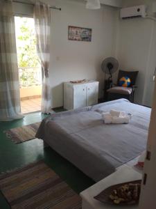 Beautiful Apartment in front of the sea with a mountain view