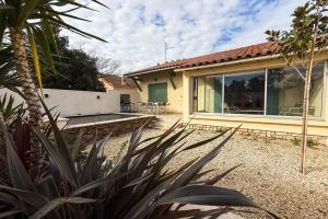 Maisons de vacances Villa Keromate air-conditioned with natural pool : photos des chambres