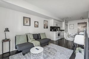 Elegant Condo, Toronto Views , CityPlace Downtown