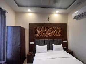 Sanjit Royal Stay