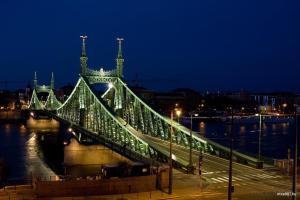 Palace district, Leisurely nest in crowded dwntwn