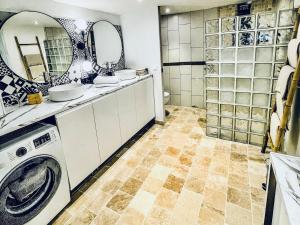 Appartements Luxurious century-old house with modern decor : photos des chambres
