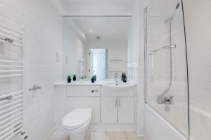 Large 3 Bedroom London Apartment - Large Terrace with Sunset Views