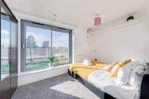 Large 3 Bedroom London Apartment - Large Terrace with Sunset Views