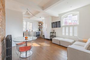 Chic 2BD Loft-Inspired Flat Heart of Shoreditch