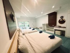 Premium Family Villa Full Garden View With Breakfast