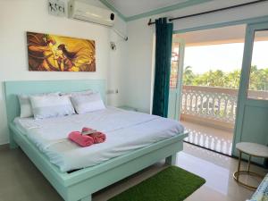 Ocean view 2bhk condo Goa