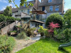 23 mins to London Bridge