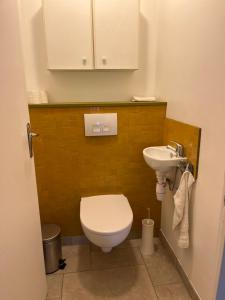 Maisons de vacances Les Granges De Semur-en-brionnais With Heated Poo : photos des chambres