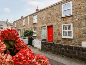 Pandora a Lovely Seaside Cottage in Newlyn sleeps 4