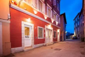 The Palace - 罗维尼村