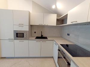 Opulent BayView Apartment Kotor