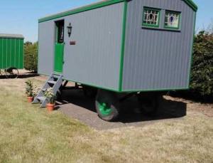 Galahad - Shepherds Hut