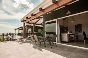 Tropical-Luxury Penthouse B at Playa Venao