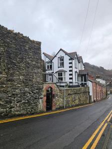 Bryn Aber-The House on the Hill