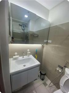 Modern Comfort at Shore 2 MOA