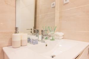 Lapa Charm Apartments with Patio