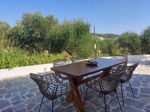 Stavros Oak Tree House