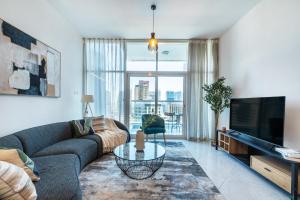 Chic Waterfront Living - Marina View